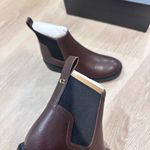 Coach NWT Women's Chocolate Brown Ankle Chelsea Boots Size 5,5 Photo 4