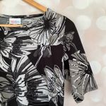 LuLaRoe  Classic T Floral Photo 3