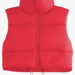 Amazon Red Vest  Photo 0