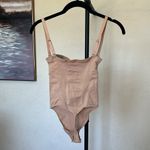 SKIMS  SEAMLESS SCULPT STRAPLESS THONG BODYSUIT MICA‎ Size L NWOB Photo 2