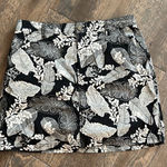 Croft & Barrow  black‎ and white leaf print classic fit skort size 10 stretch Photo 0