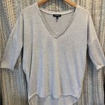 EXPRESS Light Gray V-Neck Short Sleeve Top size S/P Photo 3