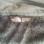 The North Face Women's Osito jacket Photo 2