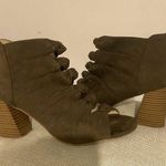 Attention Anckle Boots size 10 Good condition. Heels 3” Photo 0