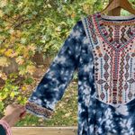 John Mark  Women's Embroidered V-Neck Tunic Top Blue Tie Dye Size L Photo 4