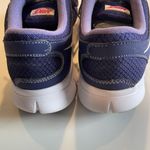 Nike Flex Experience Running Shoes Women’s Size 8 Purple White Photo 6