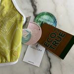 Volcom Tropical Reversible Swim Bathing Suit Top Floral Hawaiian Photo 1