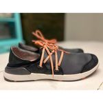 OluKai Women’s Miki Li’ Pavement/Black Quick Photo 5