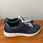 Clarks  Women's Caroline Ella Sneaker Navy Blue Leather Cutout Detail Lace Up 8.5 Photo 2