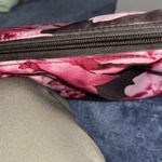 SONIA KASHUK BRAND PINK ROSES NYLON BAG..COSMETICS..CHARGER..ANYTHING BAG..💗💗 Photo 9