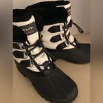 Storm By Cougar women white faux fur nylon rubber waterproof boots Size 6 Silver Photo 3