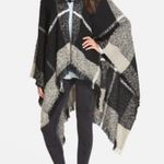 Woven Heart  Fringe Plaid Poncho NWOT Photo 1