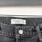 Abercrombie & Fitch  Ultra High Rise 90s Straight Jean Photo 4