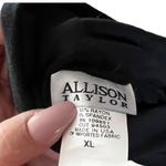 Allison Taylor  Black‎ Skirt Photo 4