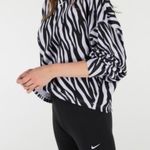 Nike Icon Clash Zebra Print Crew Active Pullover Sweatshirts Women’s Size Medium Photo 1