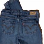 Levi's EUC  mid rise skinny waist 28/32 length jeans Photo 3