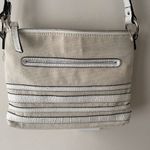 Dana Buchman Dana Bachman Crossbody Bag Color White& Grey. Photo 8