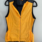 Reebok  light weight Women's workout vest size medium Photo 0