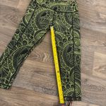 CVG Constantly Varied Gear Zenergy Capri Leggings – Black/Neon Yellow – Sz Small Photo 3