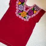 Stunning red embroidered Mexican blouse with beautiful flowers Size M Photo 6