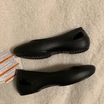 Crocs Women’s Laura Flats Photo 2