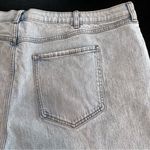 Torrid Button Fly Mom Jean Premium Classic Denim Mid-Rise Shorts Light Wash 24 Photo 7
