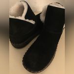 Antelope women black suede short classic boots US 7 Photo 4