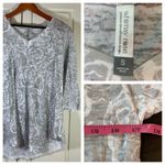 Whimsy Rose Gray White Floral T Shirt Small Clean Girl USA Soft Loungewear Photo 10