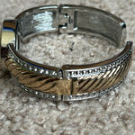 Peck & Peck  women’s vintage two tone bangle bracelet‎ watch Photo 4