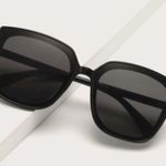 Black Oversized Sunglasses Square Retro Style New with Case Photo 0