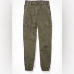 American Eagle  Super Stretch Relaxed Mom Cargo Joggers in Olive Size 2 Photo 4