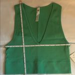 Attifall Emerald Green Ribbed V Photo 3