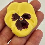 Avon vintage yellow ceramic flower brooch Photo 0