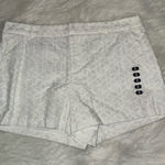 Elle 🎄 white shorts Photo 0