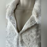 Apt. 9  Women's Cream Fleece Vest Photo 3