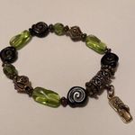 Women’s Black / Green Bead Stretchy Bracelet Flip Flop Sandal Charm Photo 0