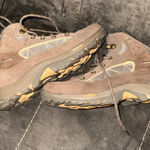 Hi-Tec  Tan and Brown women’s Boots size 8 Photo 0