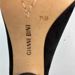 Gianni Bini 7.5 Elegant Pointed Toe Black Suede Chunky Heels - Funeral Photo 3