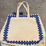 Vineyard Vines  MEDALLION EMBROIDERED TOTE Photo 2