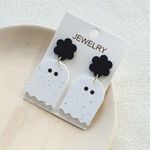 🌸 4 for $20 Ghost earrings with black flowers, white and black #halloween Photo 4