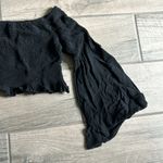 Subdued smocked crop top Photo 1