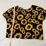 Faded Rose short sleeve cropped sunflowers top woman’s size large Yellow Photo 5