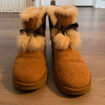 UGG Beige bow uggs boots Photo 0