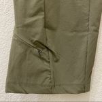 Mountain Hardwear NWT  Sage Green Ellinor Capri 8 Photo 3