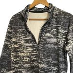Nike  Dri-FIT Half Zip Pullover Top Gray Black‎ Abstract Athletic Activewear Med Photo 4
