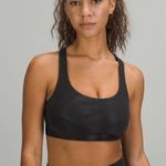Lululemon  Wonder train bra medium support Foil size 4 shapeshifter foil black Photo 0
