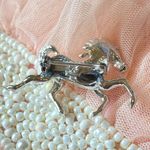 Silver Tone Galloping Horse Brooch Vintage Equestrian Animal Pin Jewelry Country Photo 1