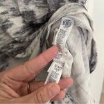 Athleta  Short Sleeve Breezy Scoop V Neck Tee Shirt Black White Photo 5