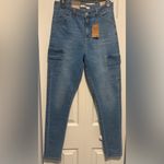 Levi's NWT LEVI’S 721 High-Rise Skinny Cargo Jeans Photo 1
