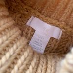 H&M NWOT Cropped Sweater Photo 2